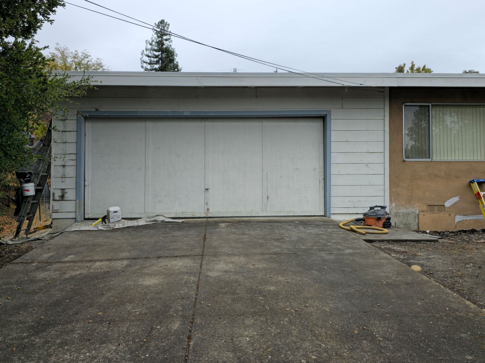 Butterscotch House — Garage — Before